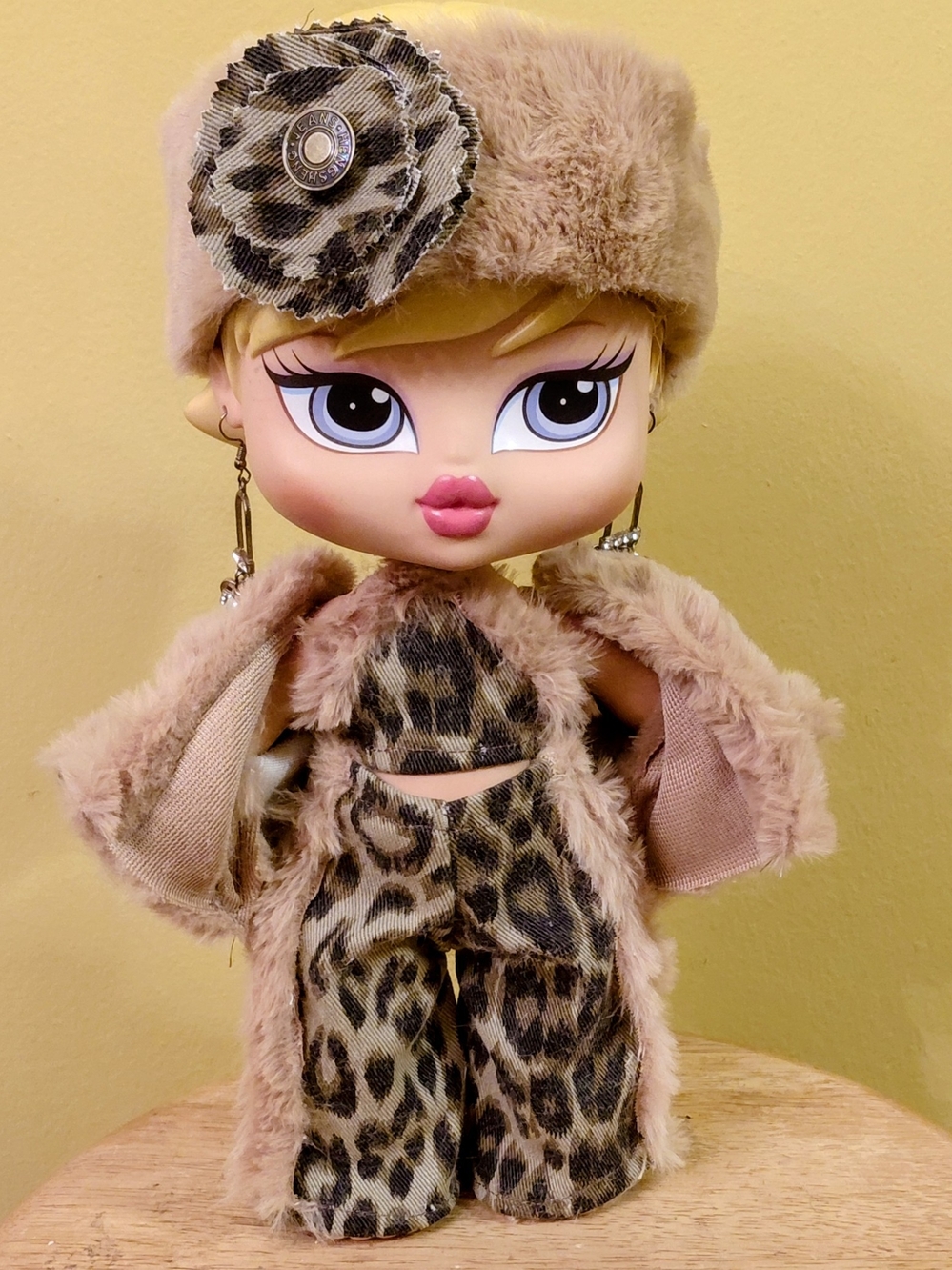 Handmade 6PC Leopard Print Doll Outfit/ENSEMBLE Beige, Leopard FAUX FUR 12"